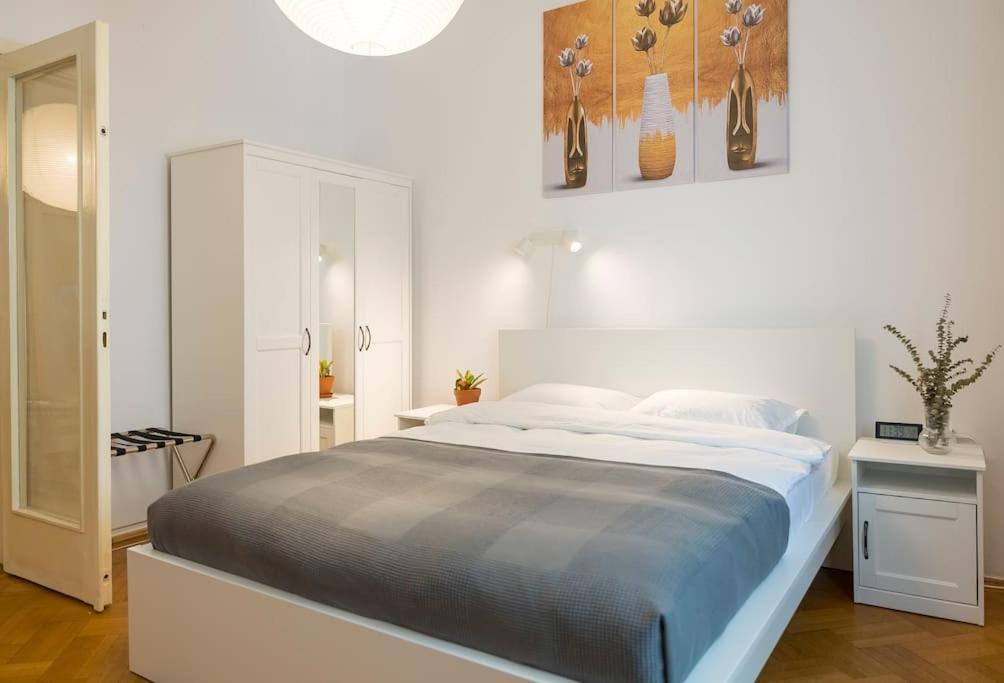 Ultra-Central University Square Apartament Apartament 布加勒斯特 外观 照片